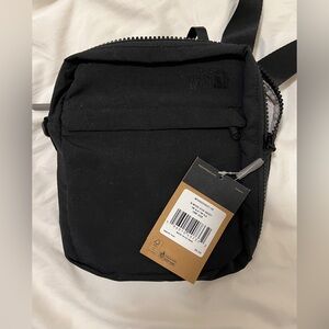 North face never stop crossbody bag